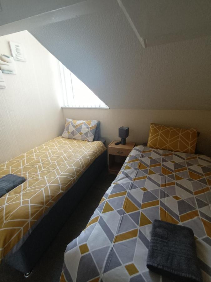 Strides Hotel Μπλάκπουλ Εξωτερικό φωτογραφία