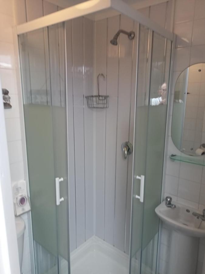 Strides Hotel Μπλάκπουλ Εξωτερικό φωτογραφία