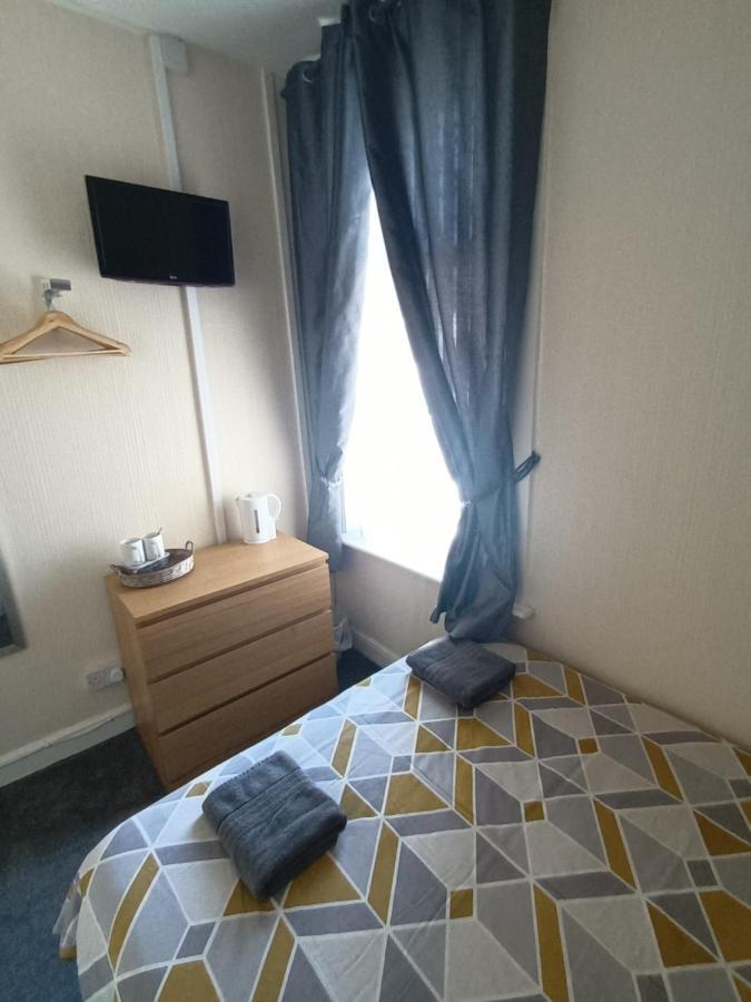 Strides Hotel Μπλάκπουλ Εξωτερικό φωτογραφία
